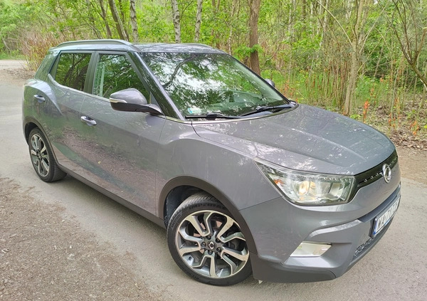 SsangYong Tivoli cena 44900 przebieg: 148452, rok produkcji 2015 z Świętochłowice małe 529